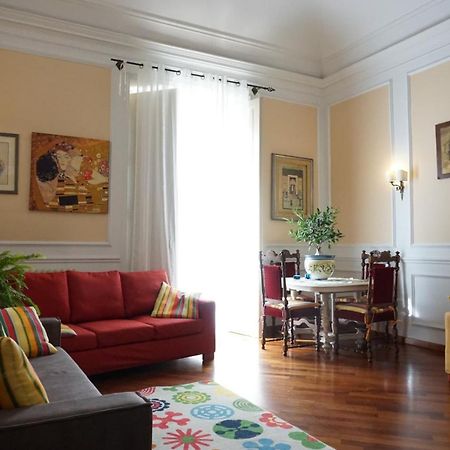 Elegante Appartamento Centro Storico كاتانيا المظهر الخارجي الصورة