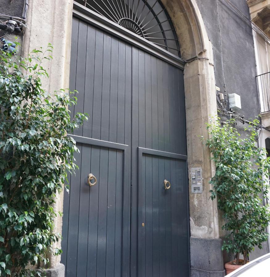 Elegante Appartamento Centro Storico كاتانيا المظهر الخارجي الصورة