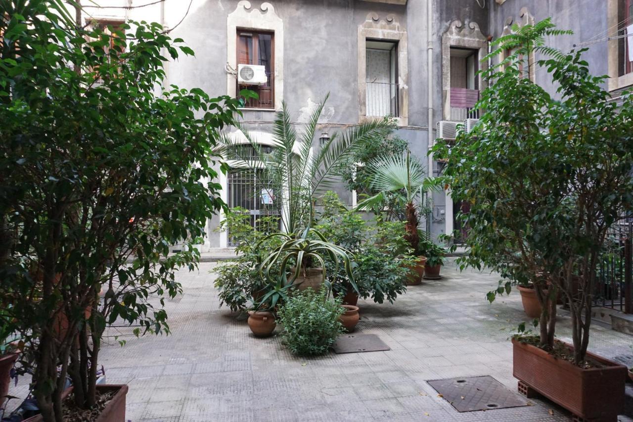 Elegante Appartamento Centro Storico كاتانيا المظهر الخارجي الصورة